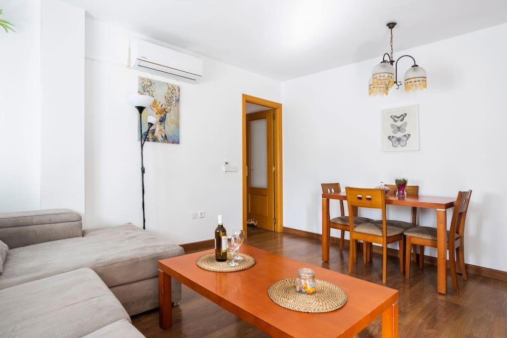 Ayala Beach Apartment Malaga Ngoại thất bức ảnh